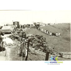 Hand in hand kameraden in Pannerden 1970 Coll.HKR F0000019